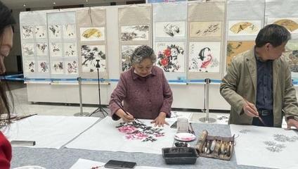 巾帼绘丹青，翰墨绽芳华——东港区国画精品展承办纪实